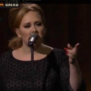 Adele cantando Show das Poderosas
